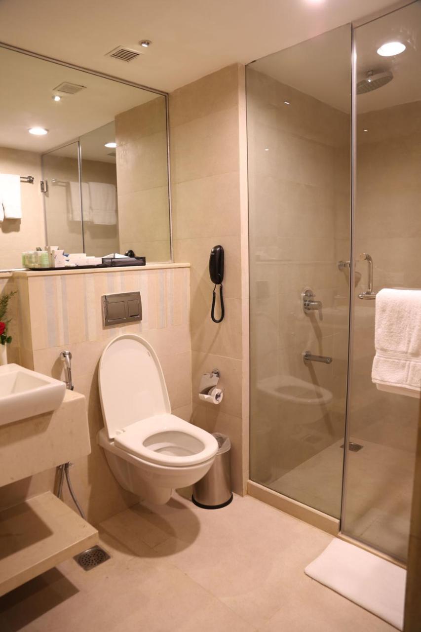 V 7 Hotel Τσενάι Εξωτερικό φωτογραφία