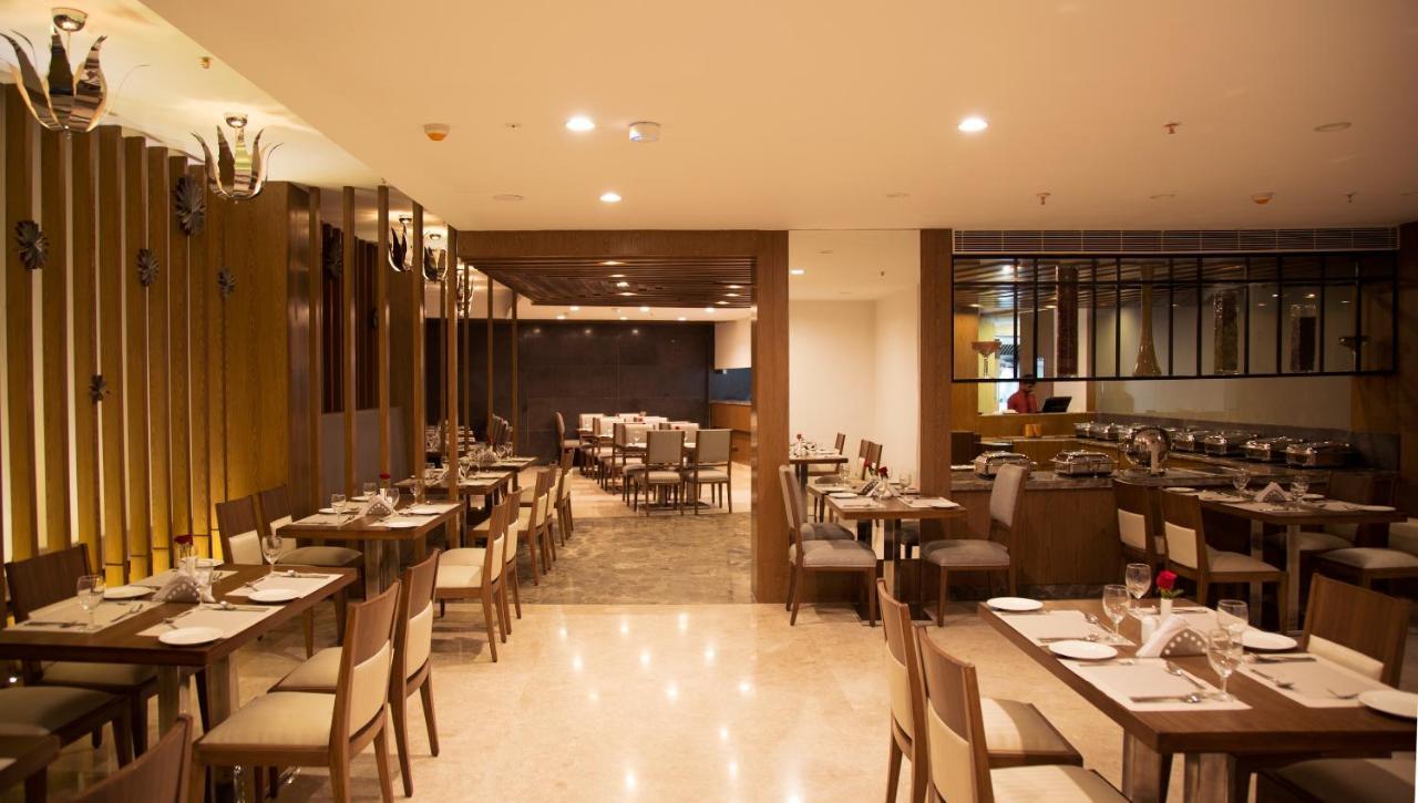 V 7 Hotel Τσενάι Εξωτερικό φωτογραφία